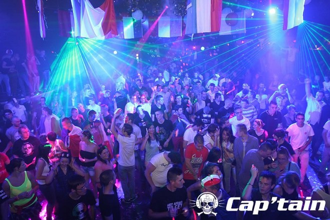 FRENCH INVASION - Complexe Captain